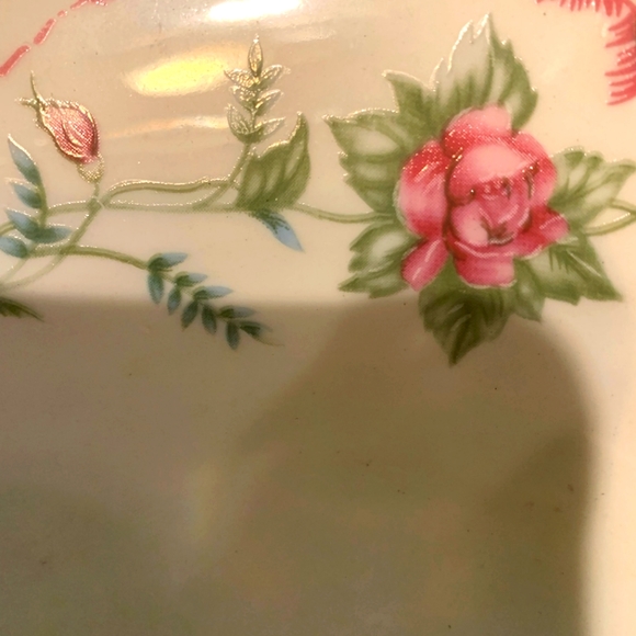 Tabletop Dining 8 Place Setting China Shades Of Pink Roses With tabletop-dining-8-place-setting-china-shades-of-pink-roses-with